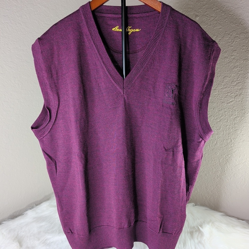 Ben Hogan Sweater Vest Mens Medium Burgundy 100% Merino Wool TPC Boston V-Neck